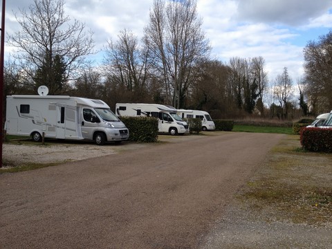 Aire de camping-car de Saint Julien du Sault